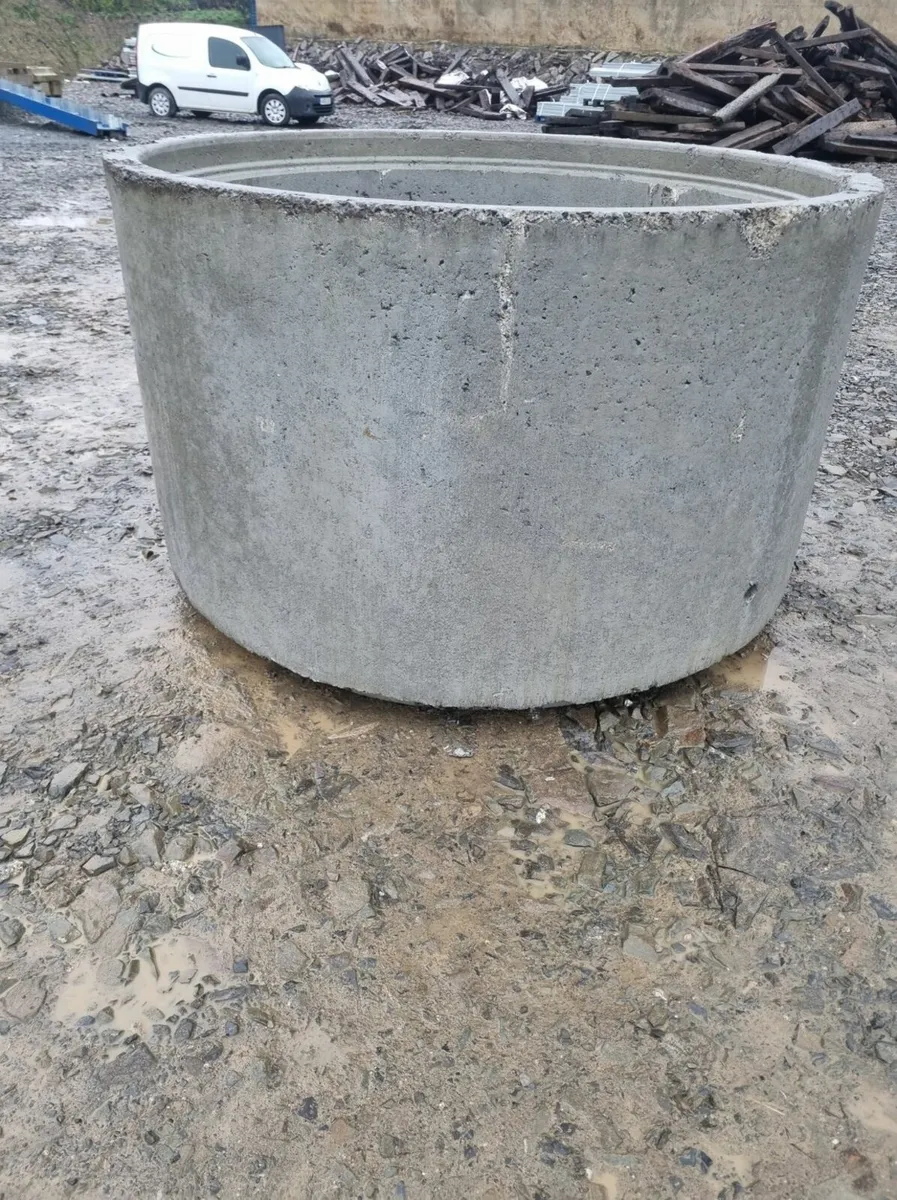 Concrete Rings like new - Image 3