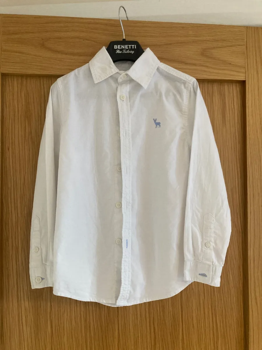 AS NEW Boys white cotton shirt with blue detail - Image 1