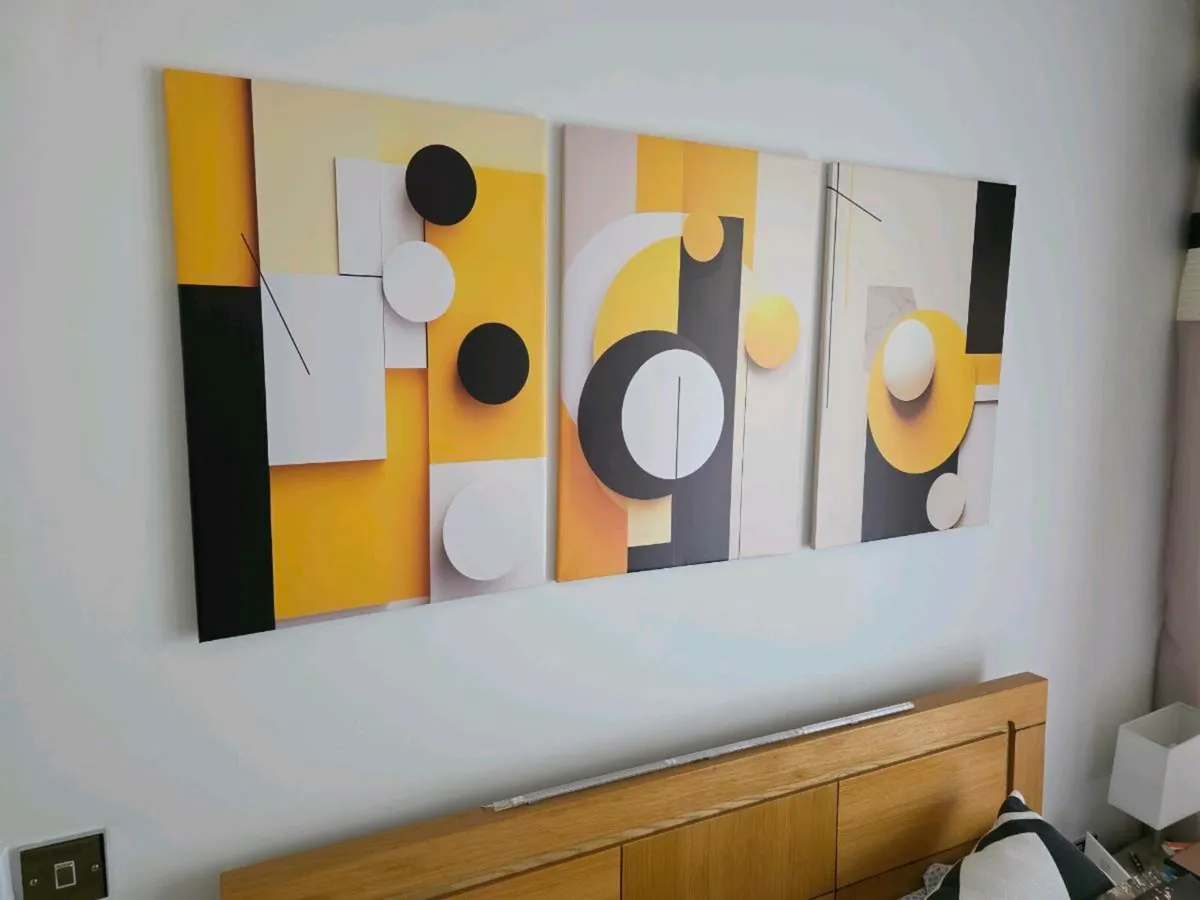 3 canvas 46cm x 67 cm each - Image 1