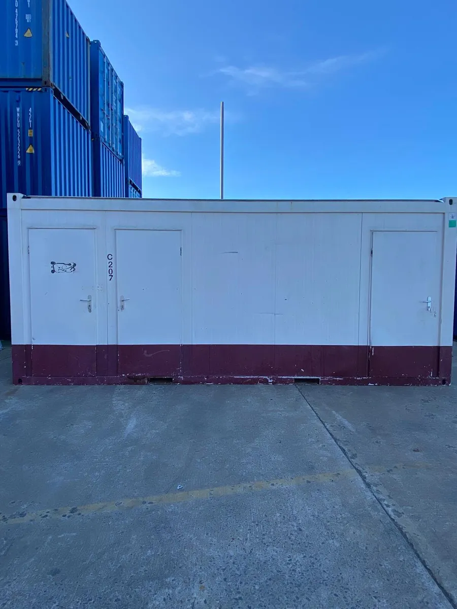 20FT X 8FT MALE/FEMALE TOILET AND SHOWER UNIT - Image 3