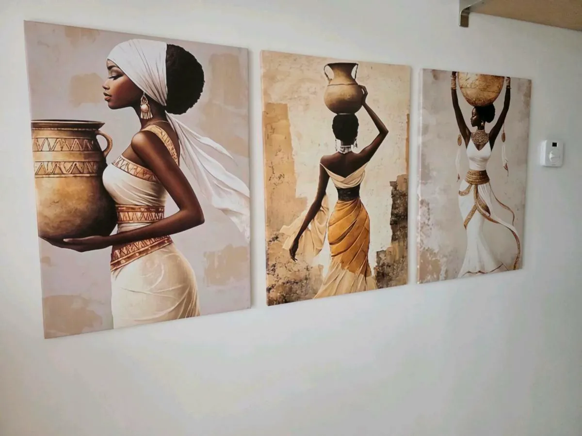 3 canvas 46cm x 67 cm each - Image 3