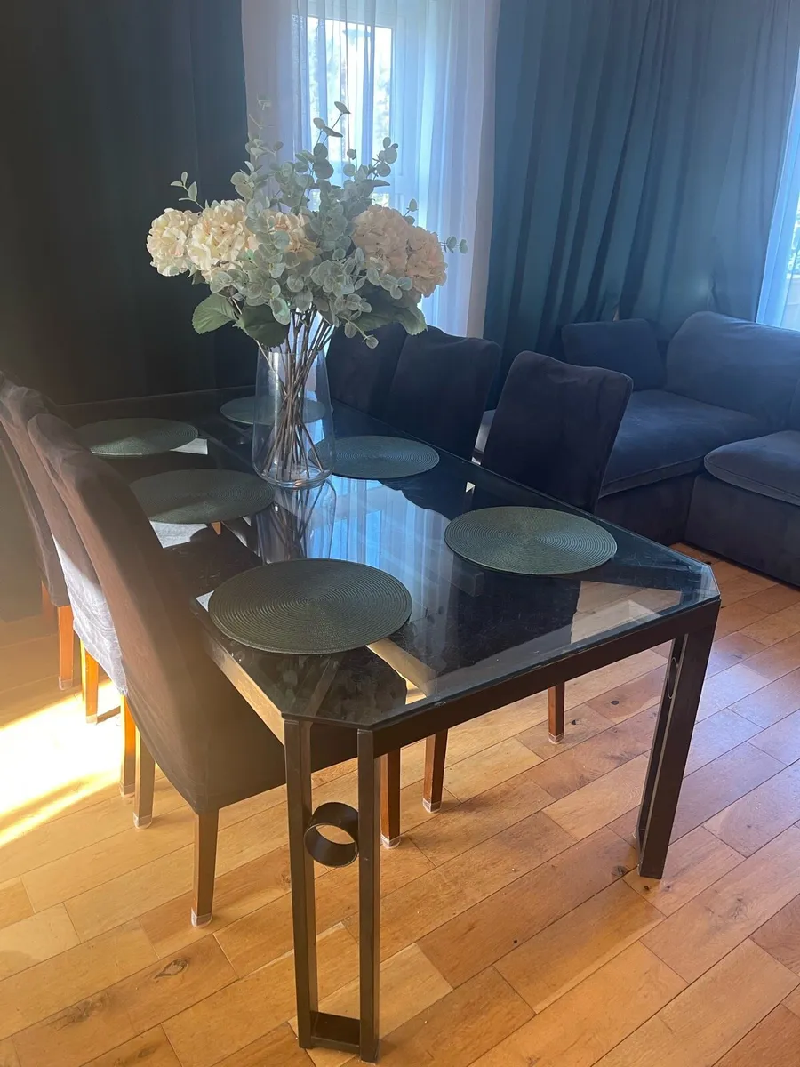 Glass dining table - Image 3