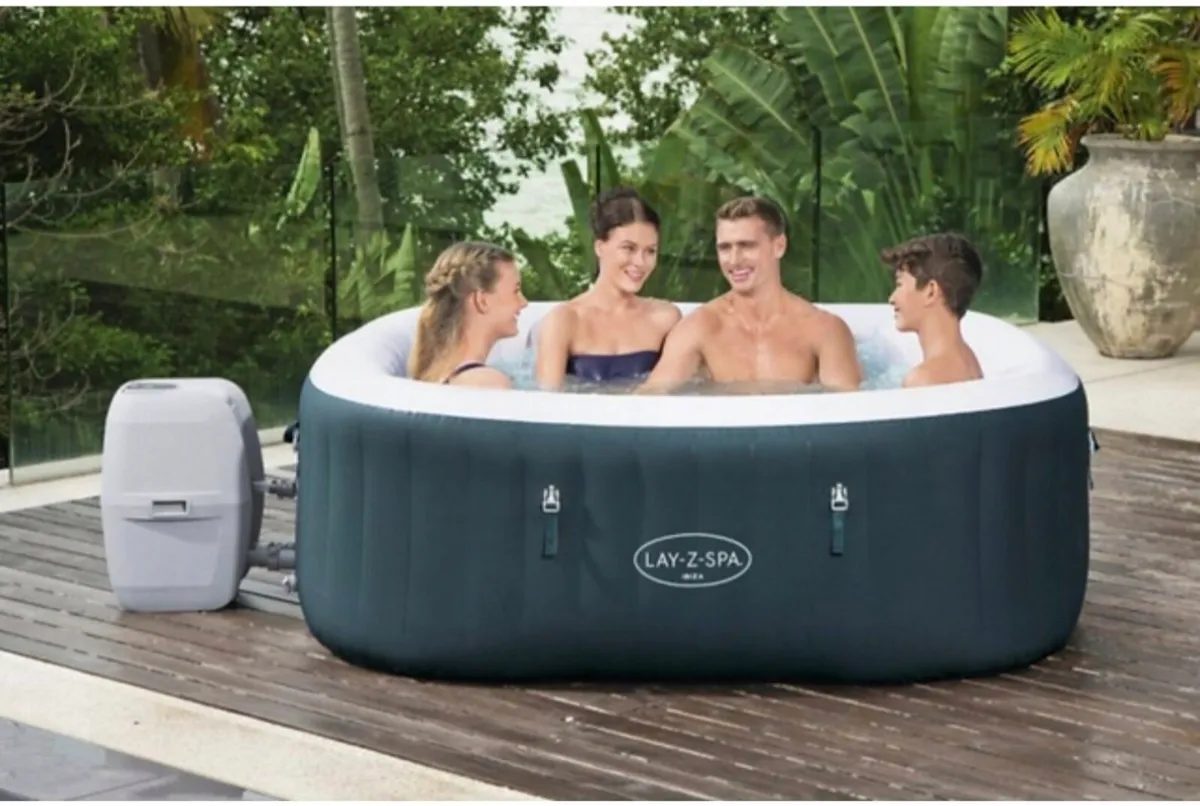 Lay-Z-Spa Ibiza AirJet Hot Tub - Image 2
