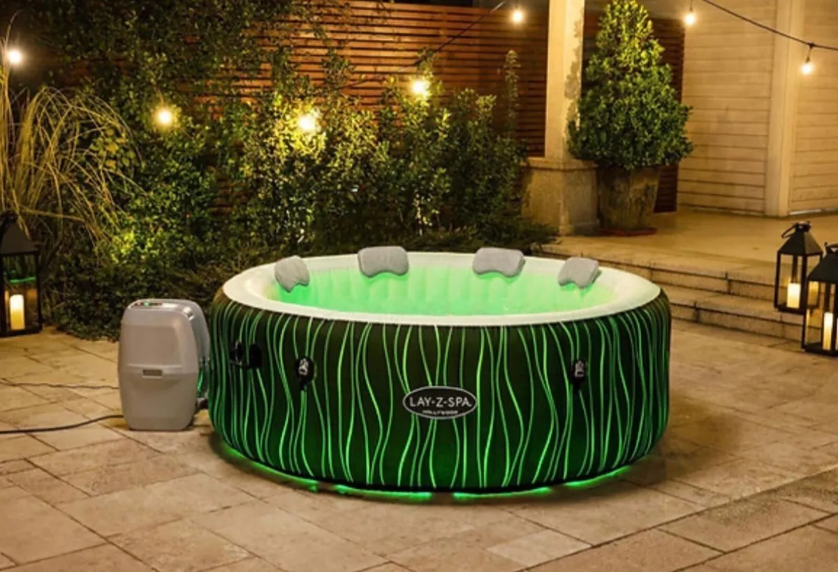 Lay Z Spa HOLLYWOOD airjet hot tub with Led - Image 2