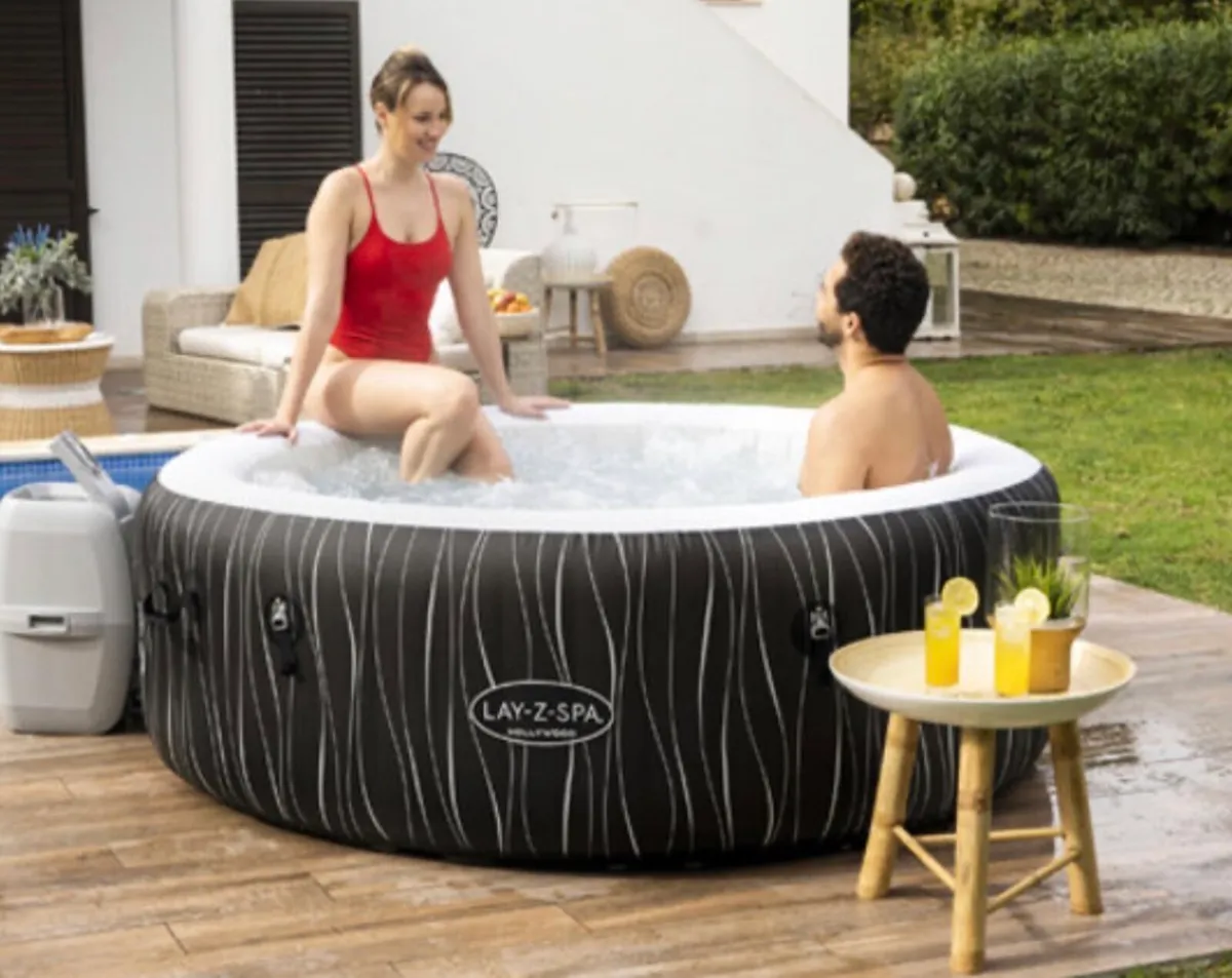 Lay Z Spa HOLLYWOOD airjet hot tub with Led - Image 3