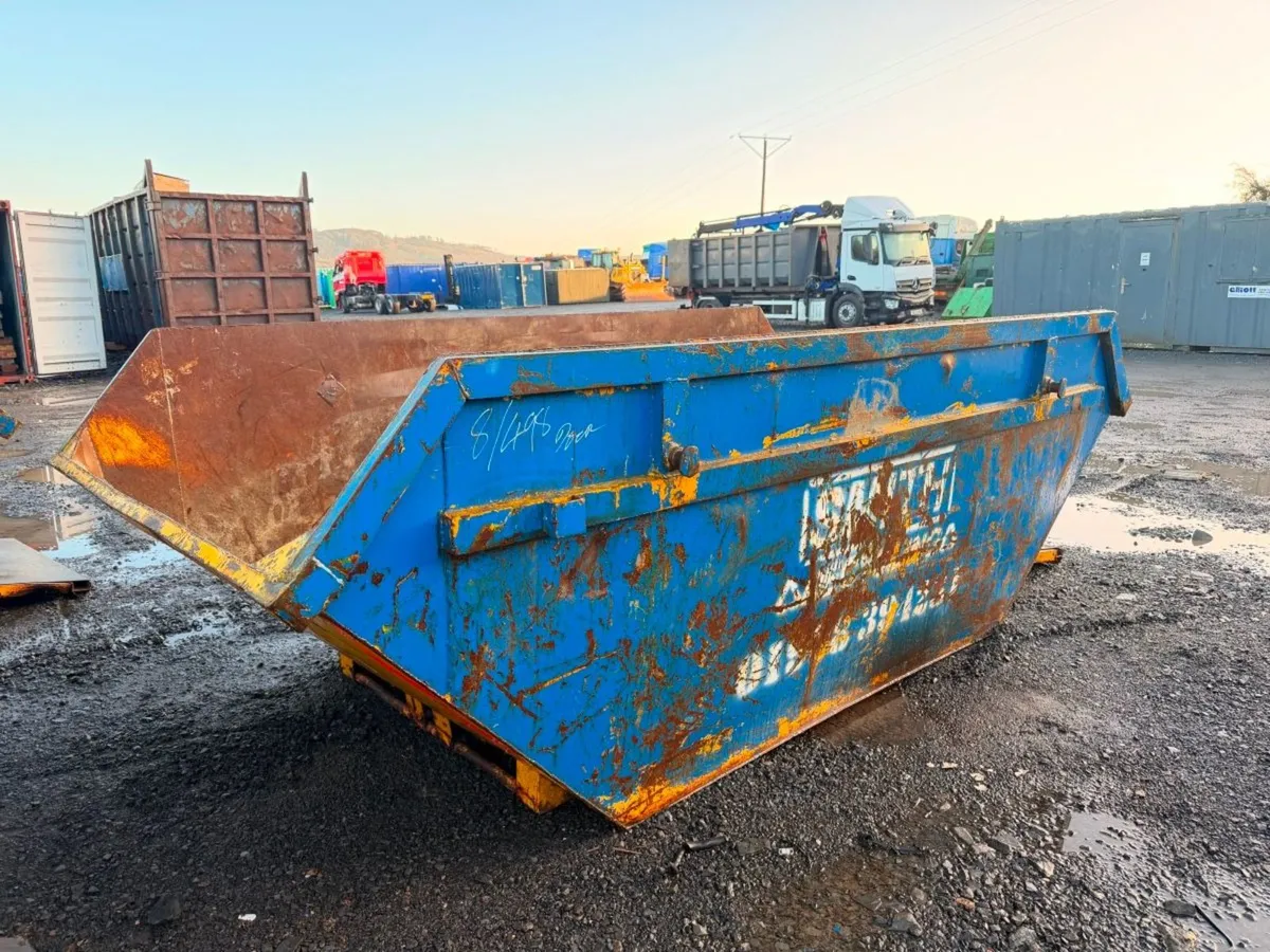 8 YARD YRD BUILDERS CHAIN LIFT SKIP ...81498 - Image 1