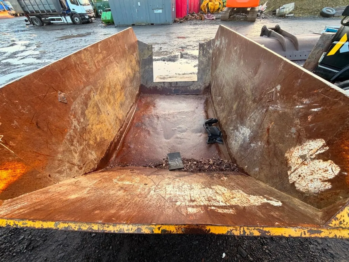 8 YARD YRD BUILDERS CHAIN LIFT SKIP ...81498 - Image 4