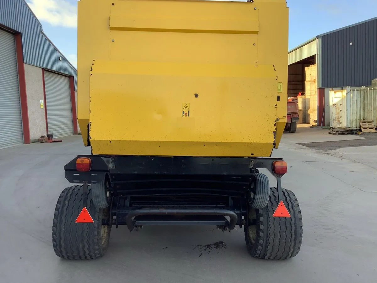 New Holland BR7060 - Image 3