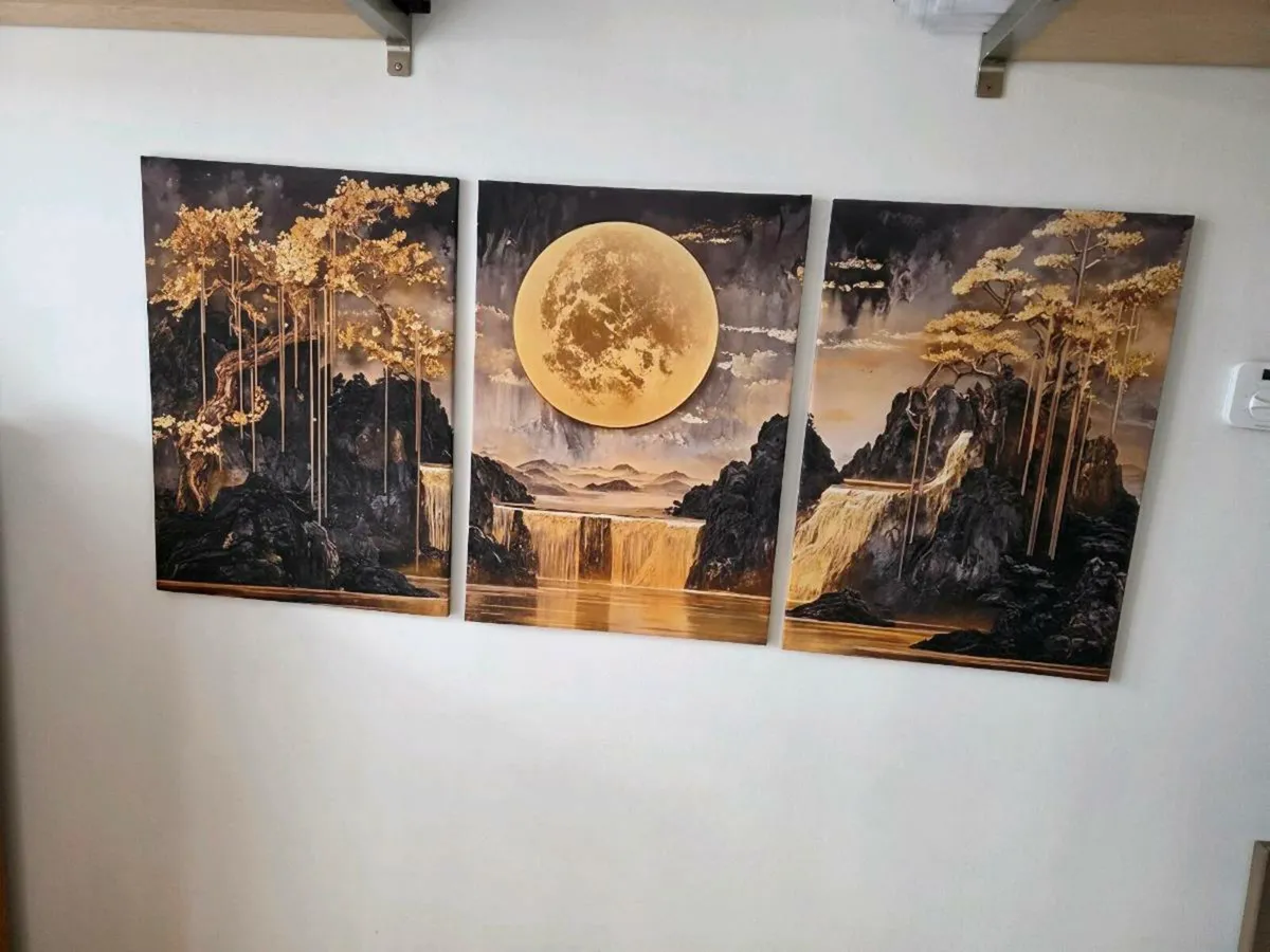 3 canvas 46cm x 67 cm each - Image 2
