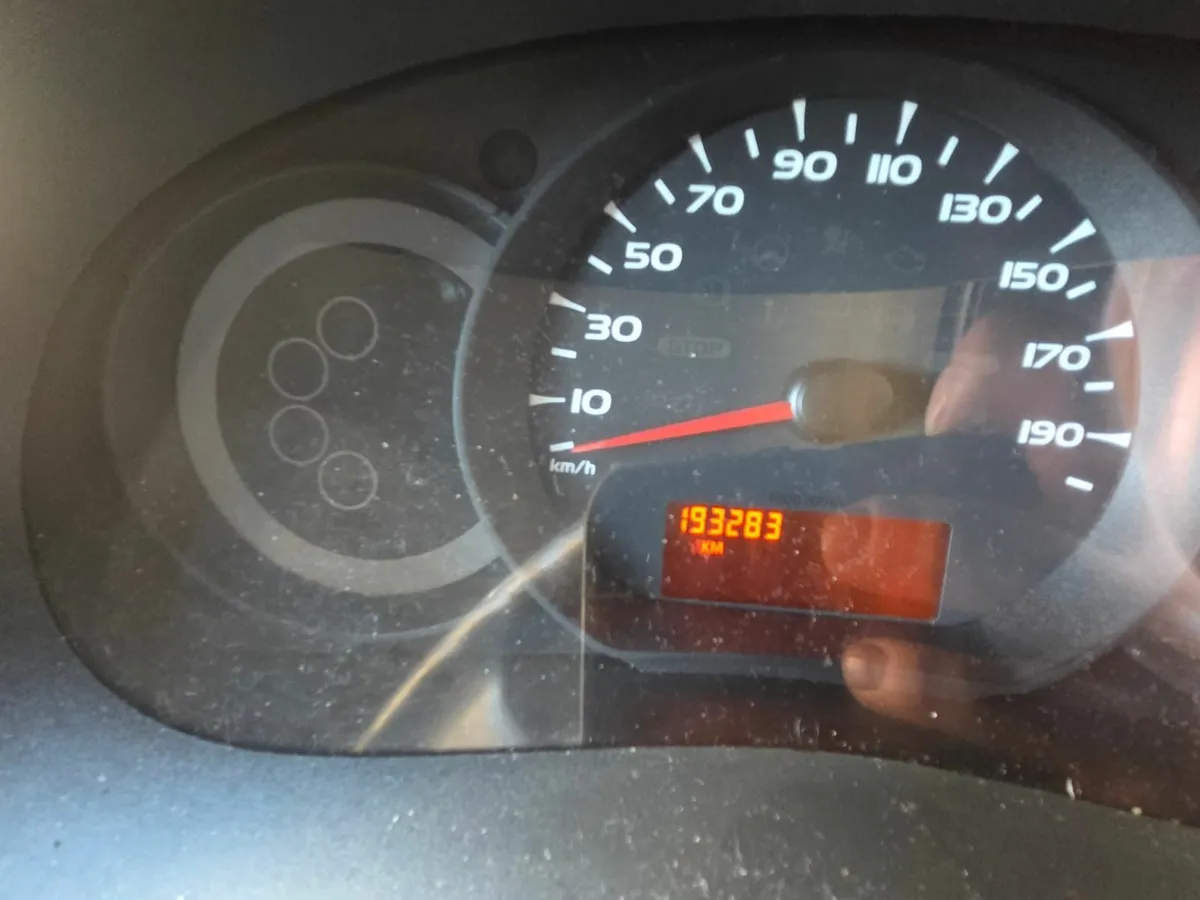 Renault Kangoo 2009 tax and test - Image 4