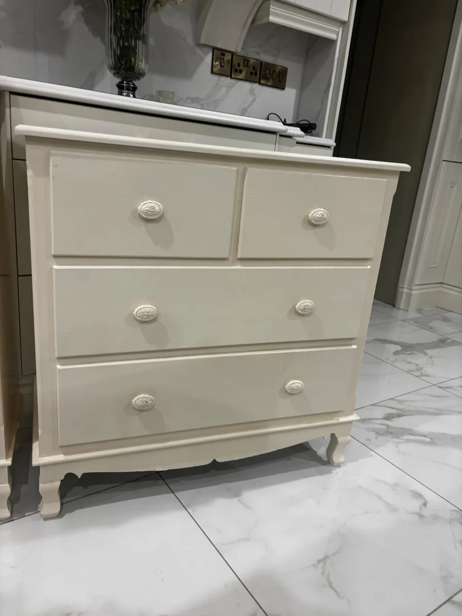 Tall boy and chest of drawers - Image 4