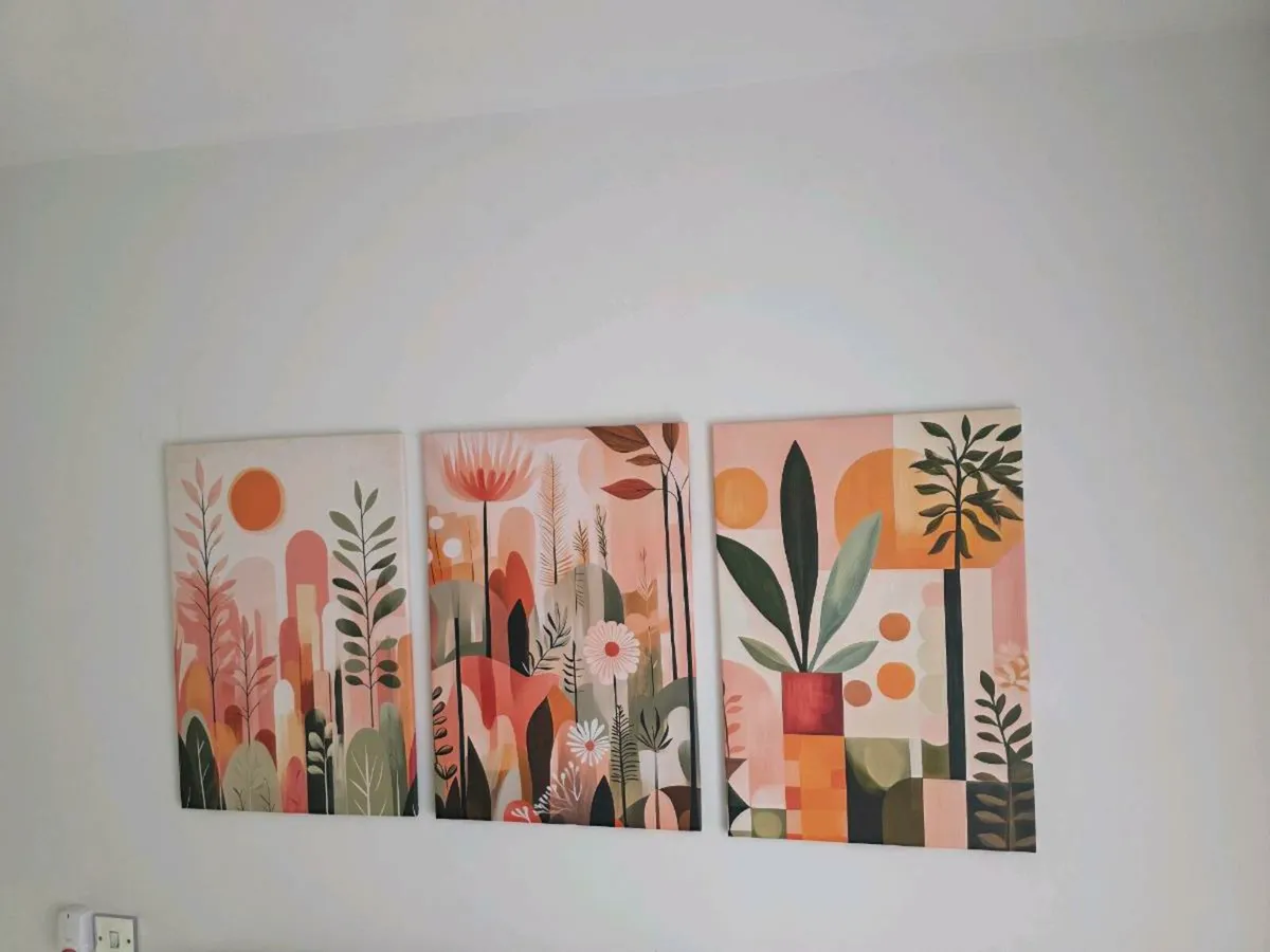 3 canvas 46cm x 67 cm each - Image 3