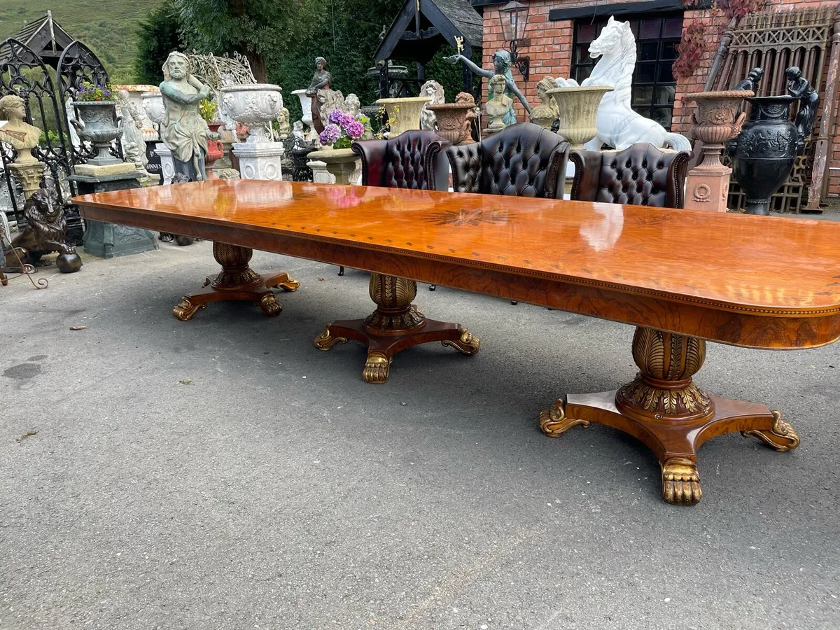 Large wallnut dining table 🎄🎄🎄🎄🎄 - Image 3