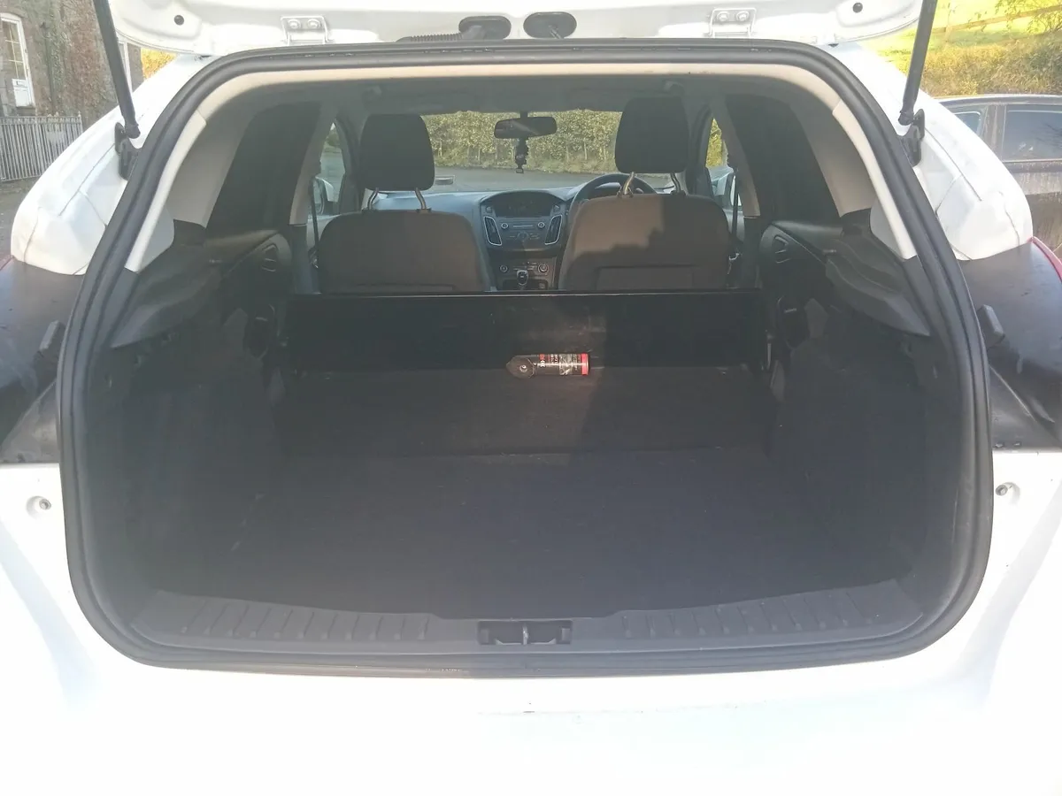 Ford Focus 2017 - Image 2