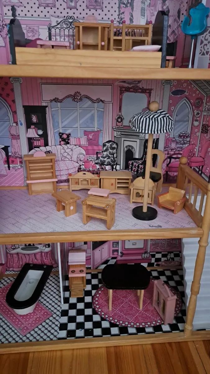 Doll house - Image 3