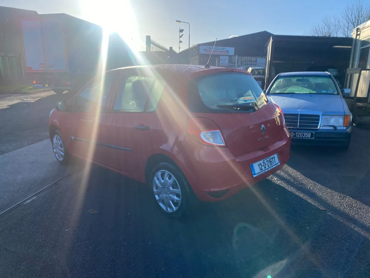 Renault Clio 2012 GREAT STARTER CAR - Image 4