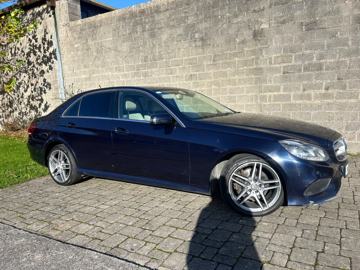 Mercedes-Benz E-Class 2014 220 CDI AMG AUTO - Image 4