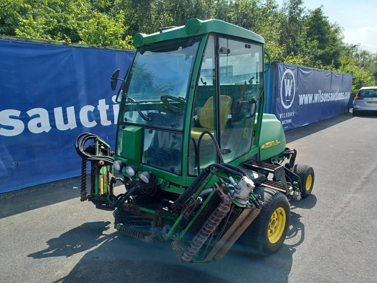John Deere 8700 Fairway Mower c/w Cab For Auction - Image 1
