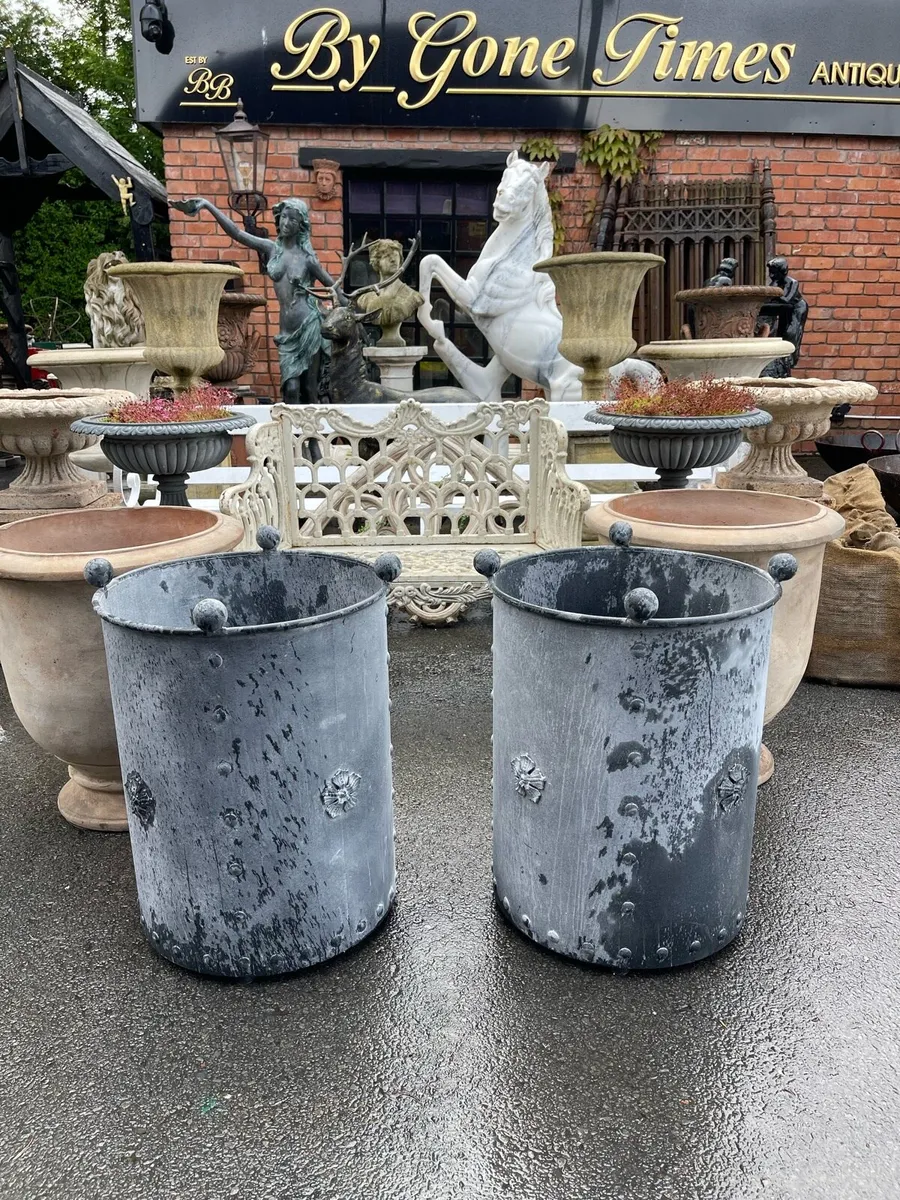 Garden pots 🎄🎄🎄🎄 - Image 1