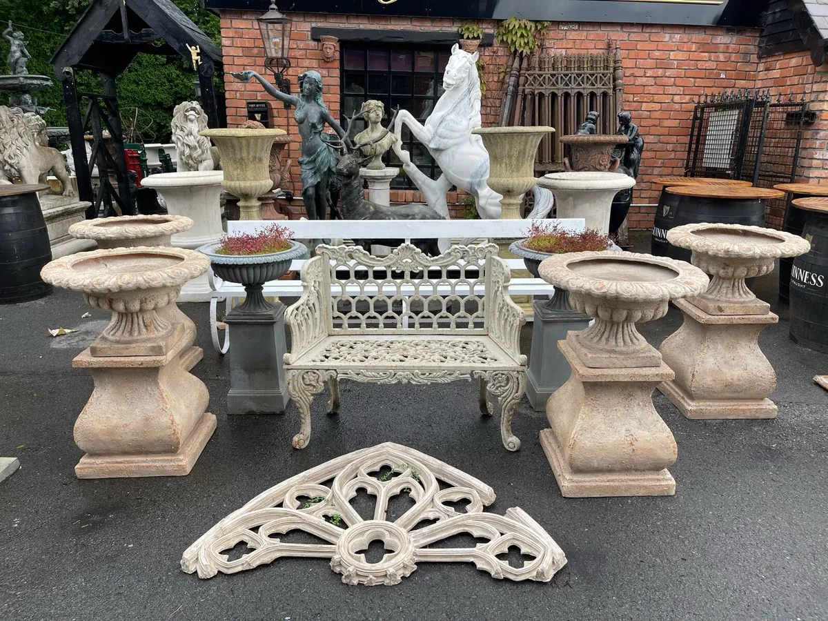 Beautiful heavy cast-iron bench - Image 1