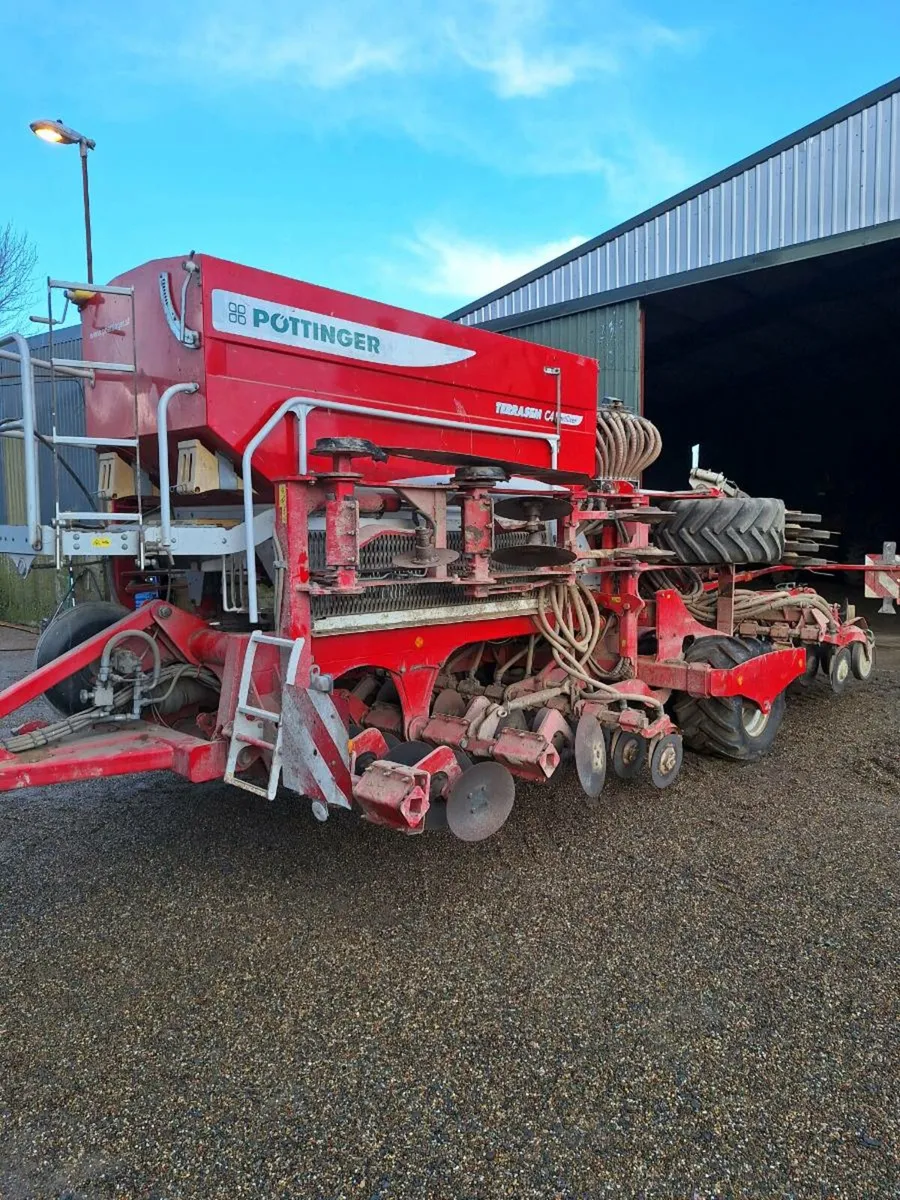 Pottinger 4metre drill - Image 1
