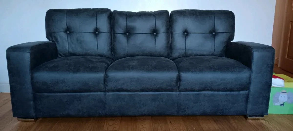 2× 3 seater sofas - Image 1