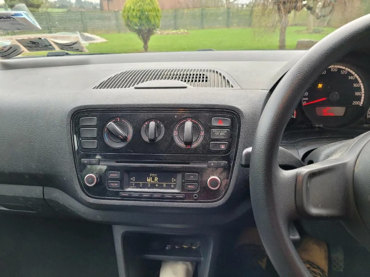 141 Volskwagon Up - Image 3