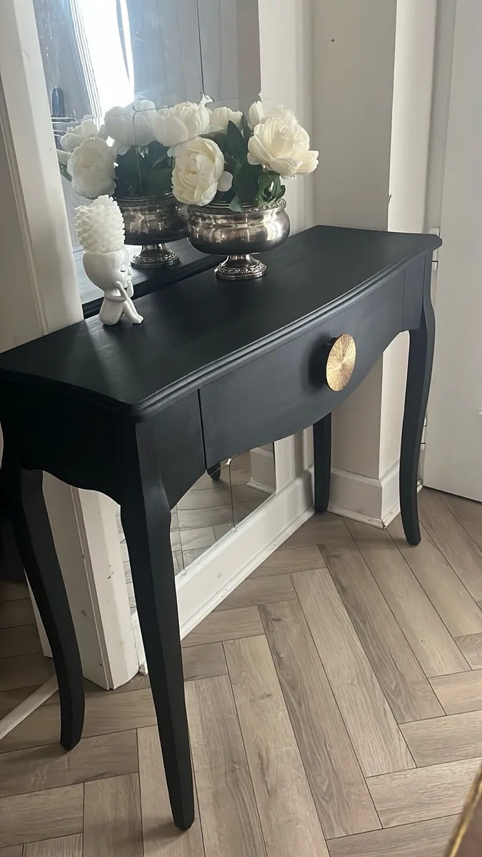 Stunning console table💫professionally painted - Image 4