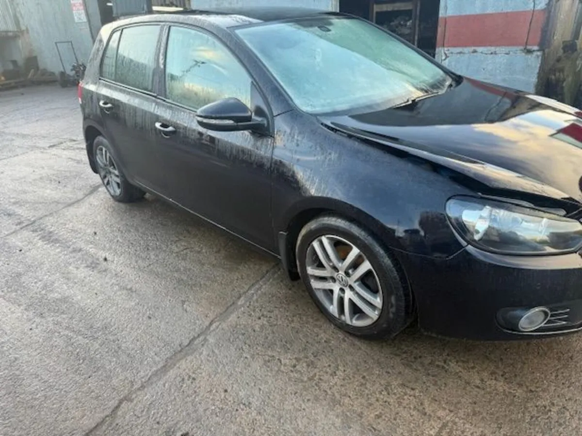 2009 VOLKSWAGEN GOLF 1.4L-P - Image 3