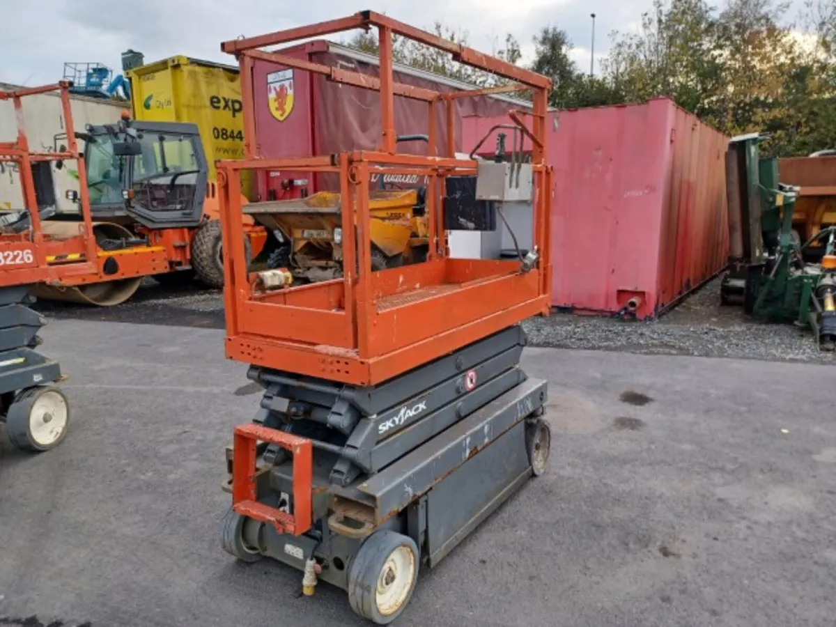 Scissor Lifts For Auction Wednesday 10th December - Image 3
