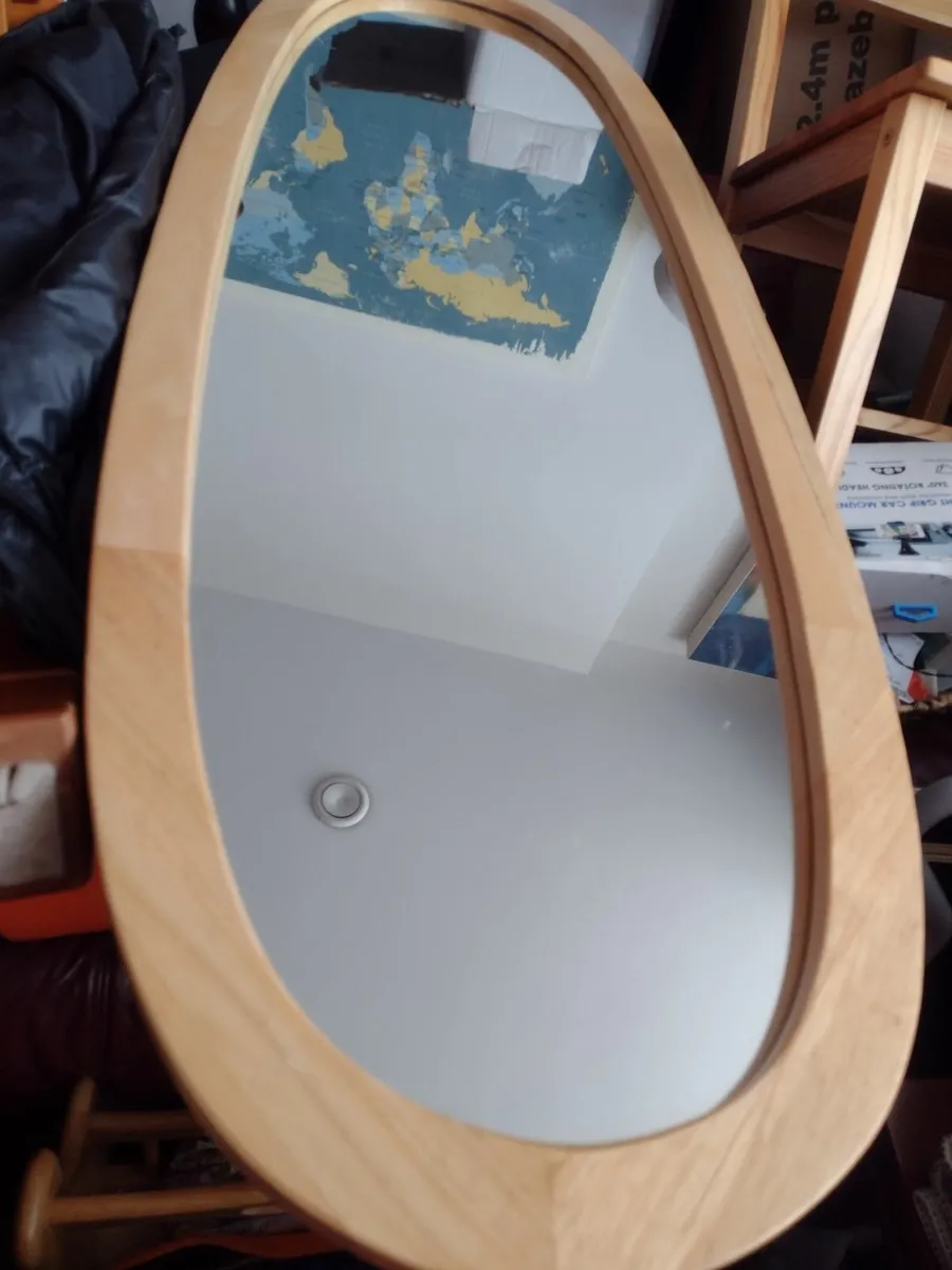 Heavy Oak mirror on stand - Image 2