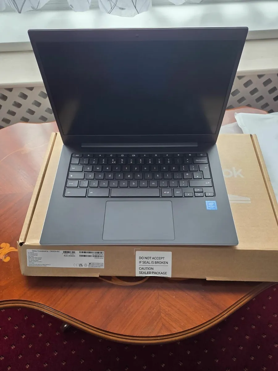 Samsung Galaxy Chromebook Go - Image 2