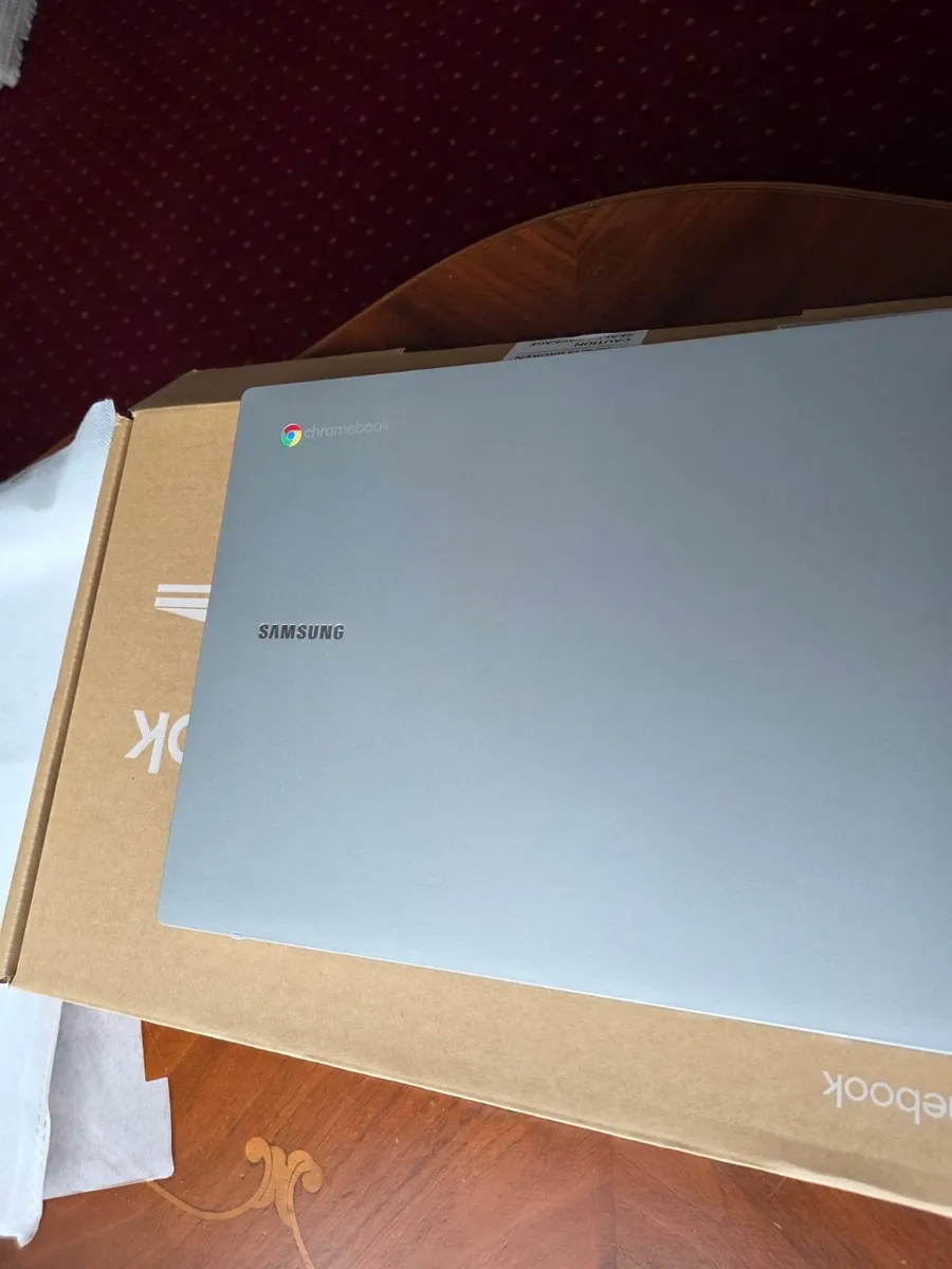 Samsung Galaxy Chromebook Go - Image 4
