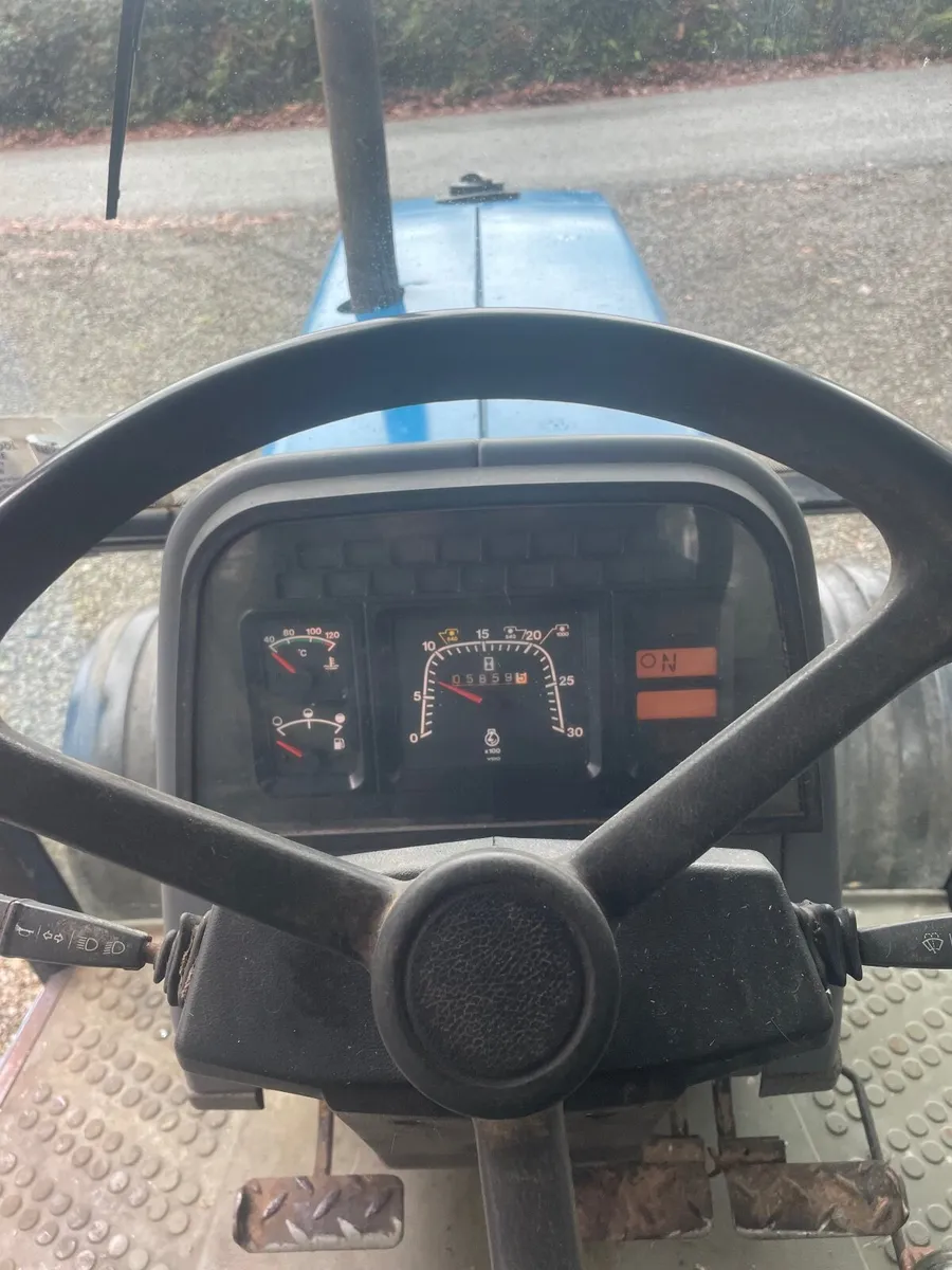 Ford tractor - Image 2