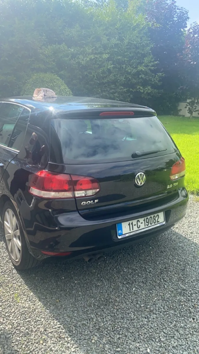 Volkswagen Golf 2011 - Image 2