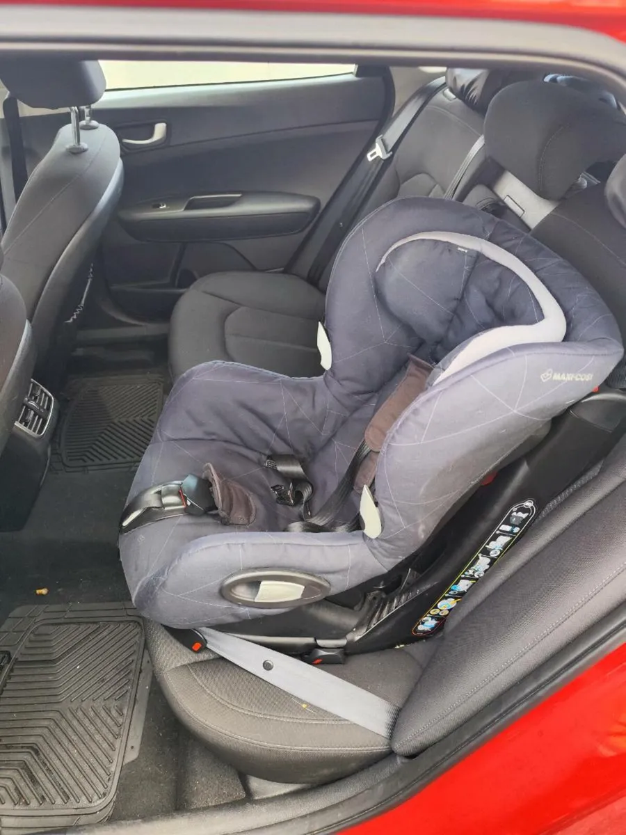 Car seat Maxi Cosi Axiss swivel - Image 3