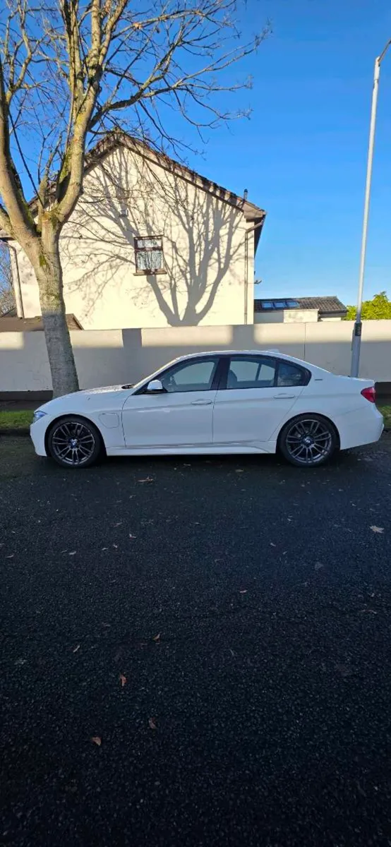 Bmw 330e msport - Image 4