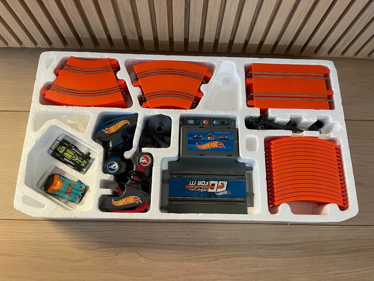 Hot Wheels Electric Slot Car Track Set - Image 2