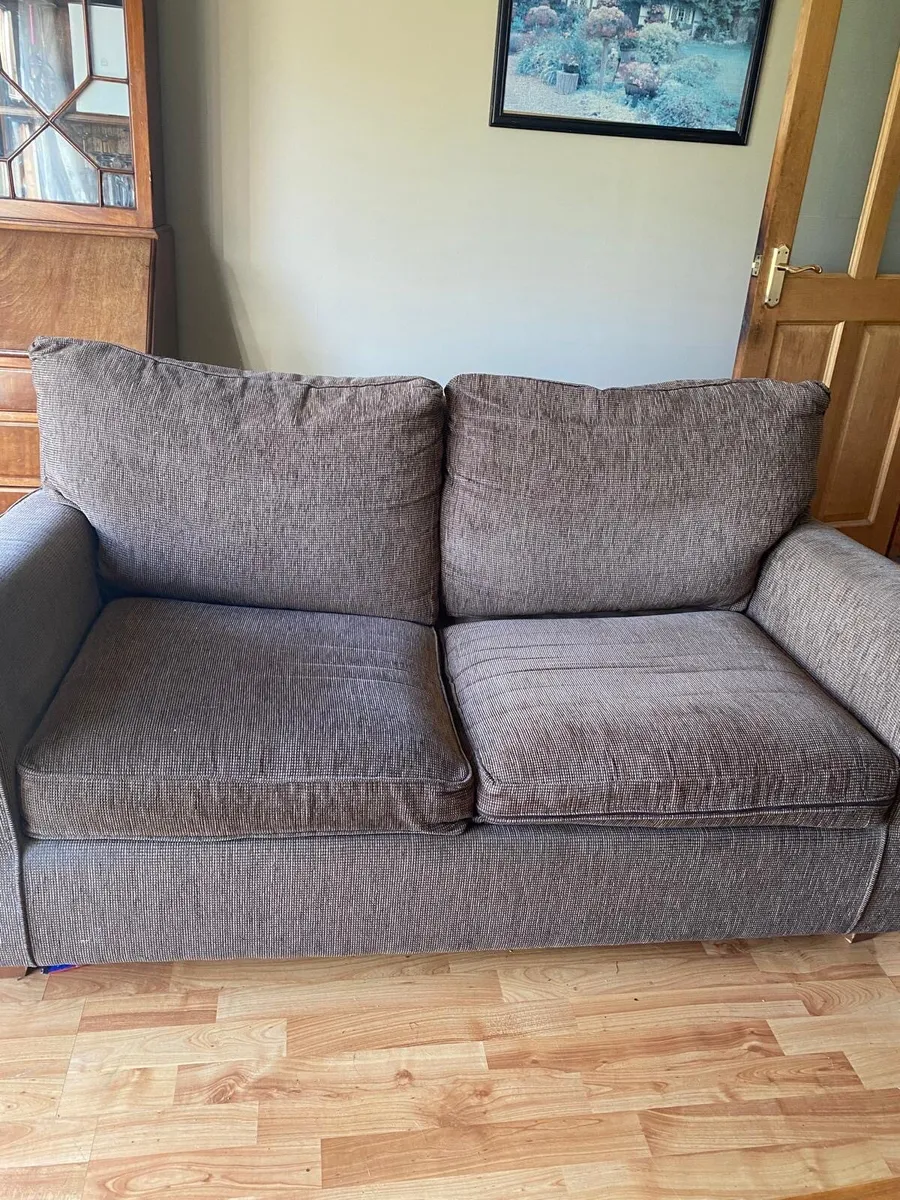 Three way fridge and also a sofa bed - Image 4