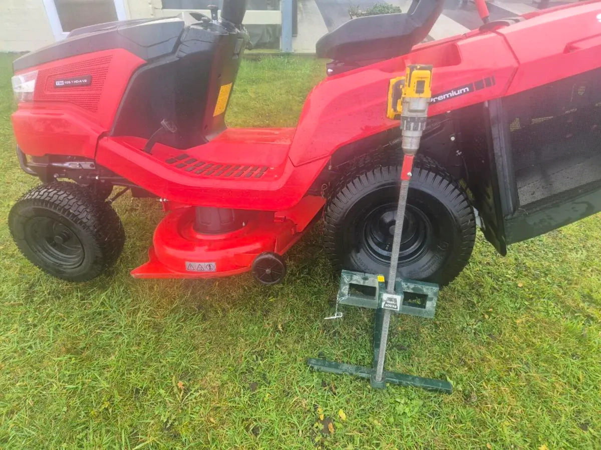 Ride on Lawnmower - Image 2