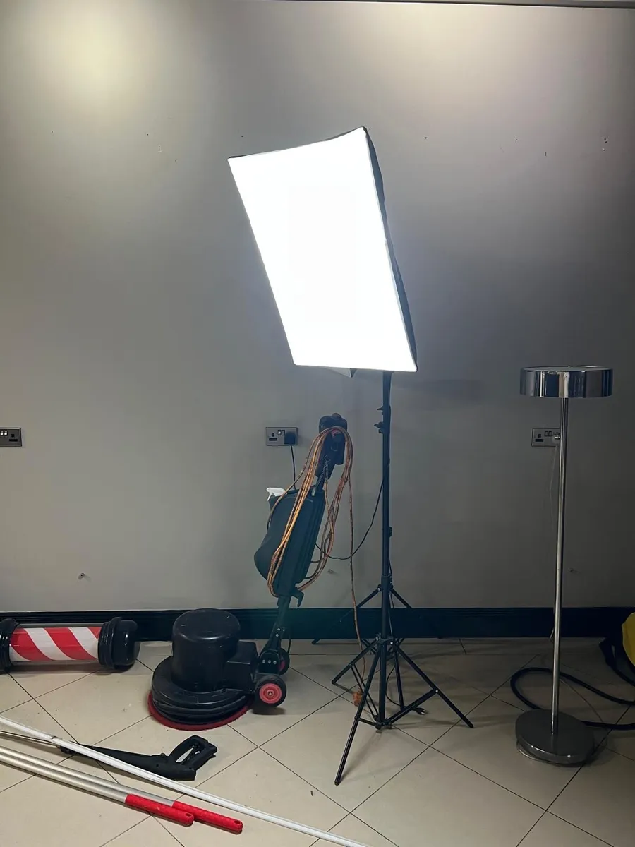 Lighting stands - Image 1