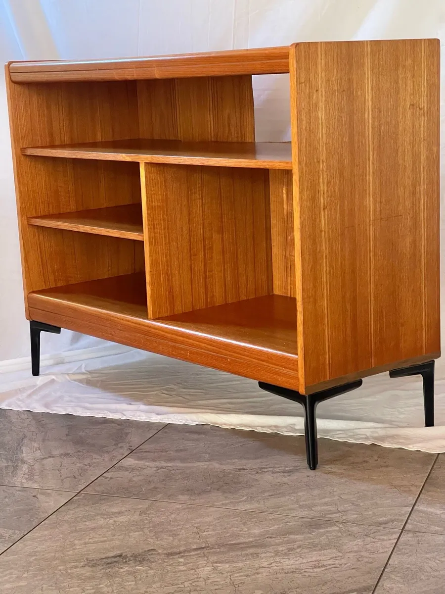 Mid century media chest - Image 1