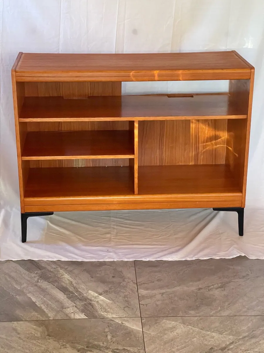 Mid century media chest - Image 4