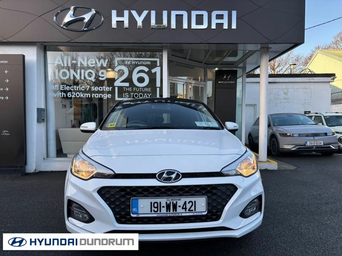 Hyundai i20 Active Deluxe 5DR Auto - Image 2