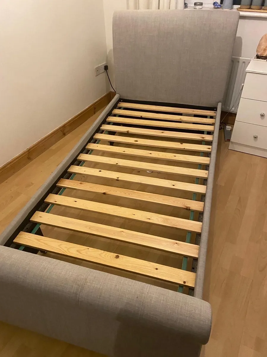 Bed and mattress - Image 1