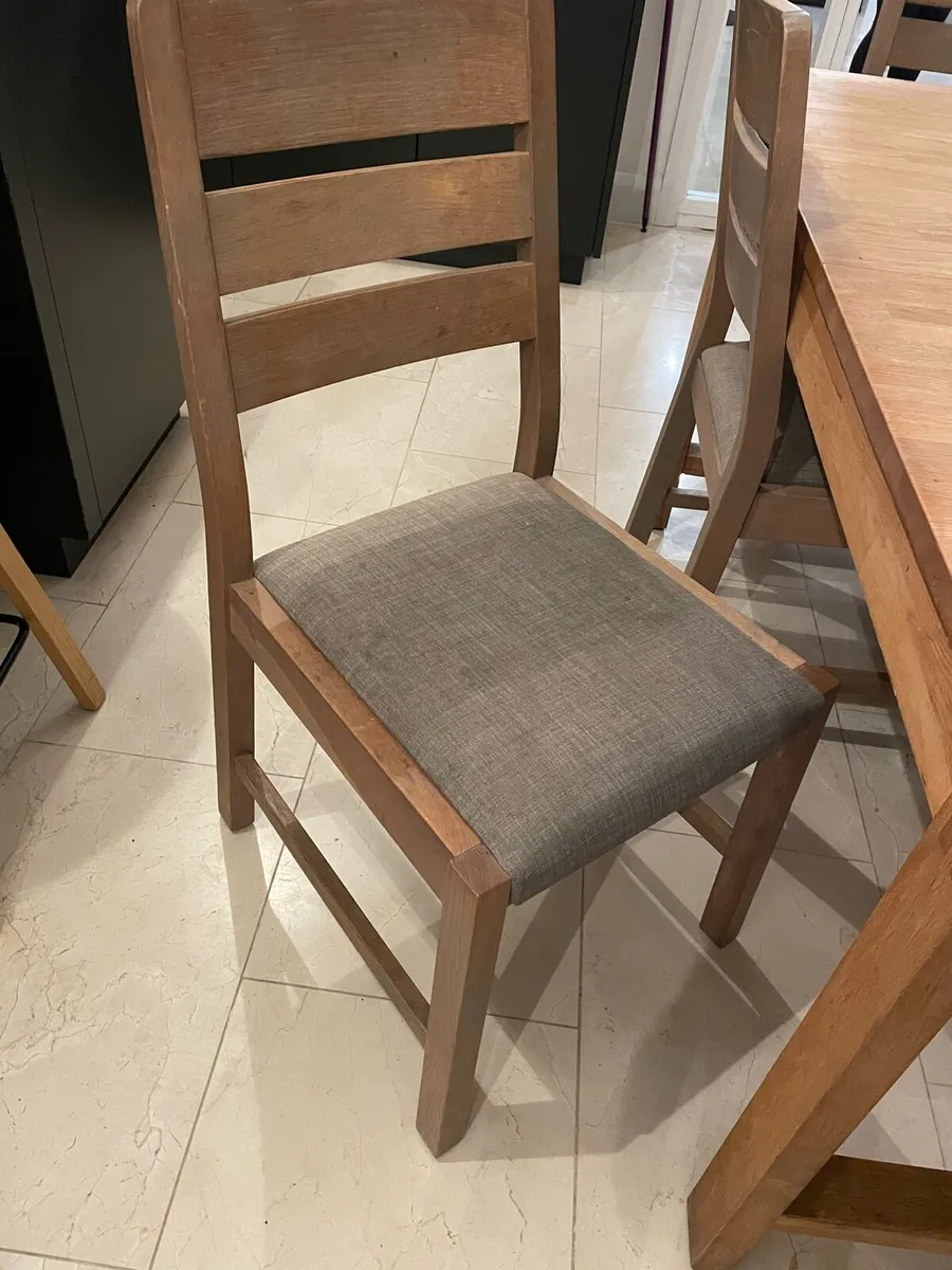 Oak Dining Table (Extendable) and 8 Chairs - Image 2
