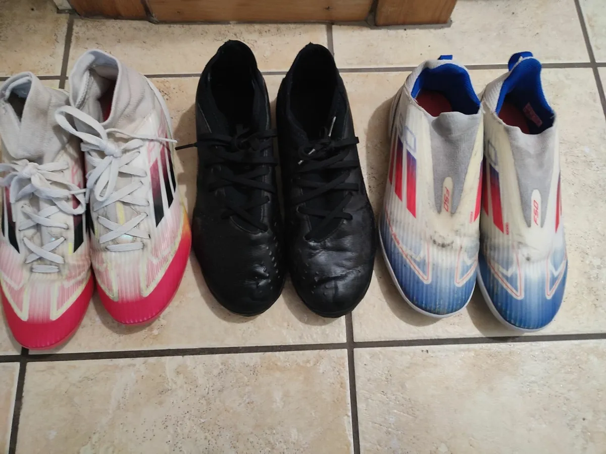 football shoes - Image 1