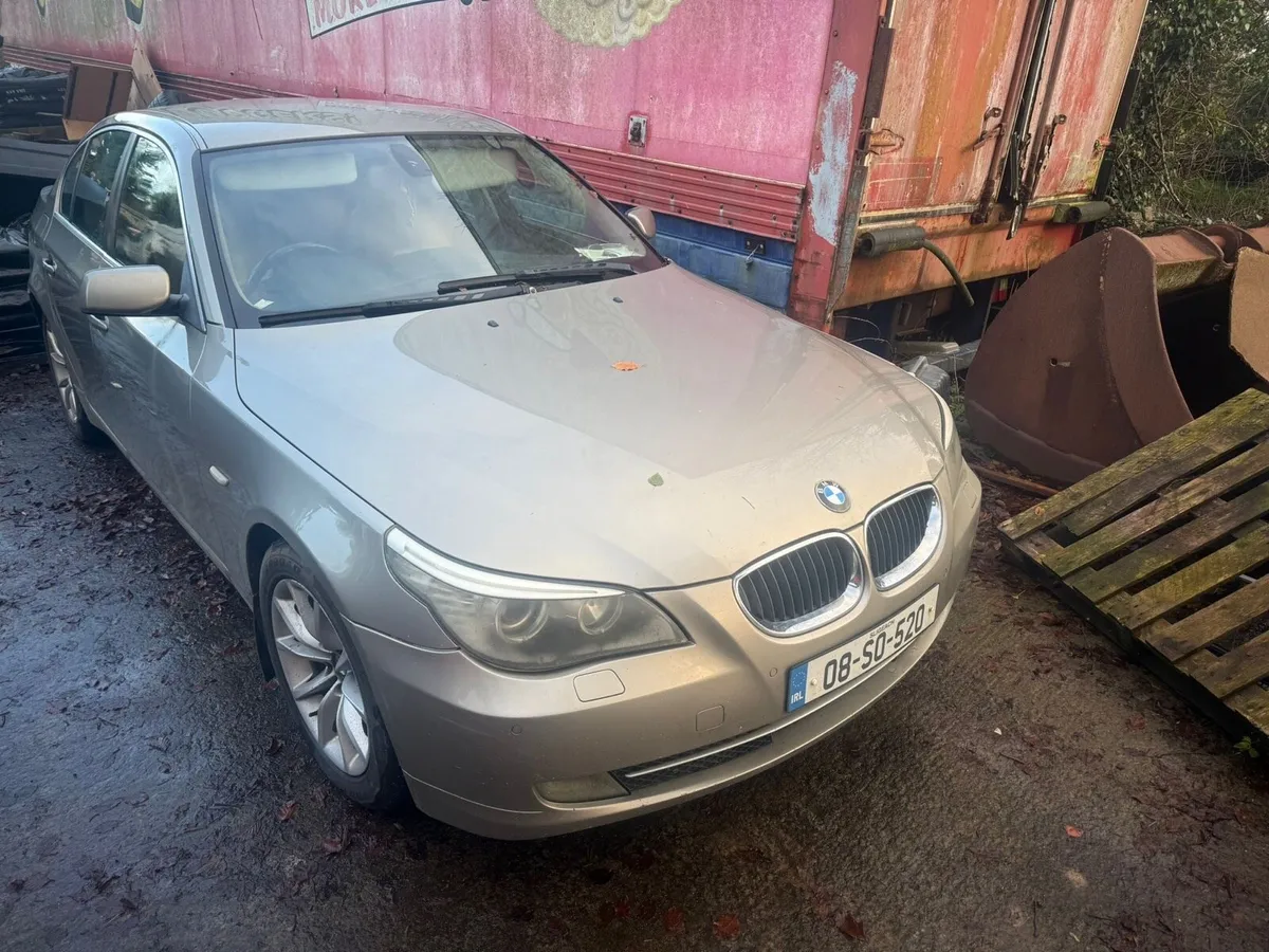 BMW 520 - Image 1