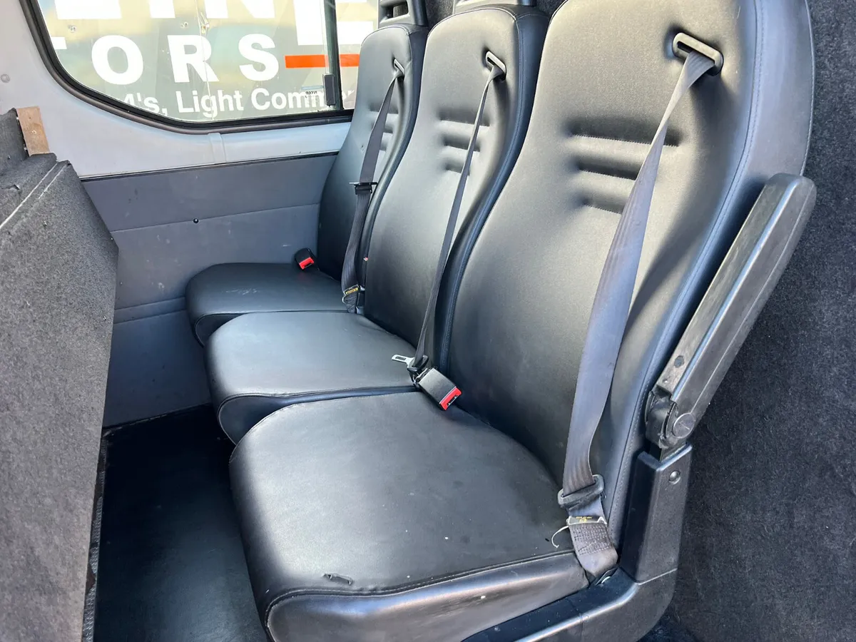 ==STUNNING VAN//AUTO//FULL LEATHER//CLEAN VAN== - Image 4