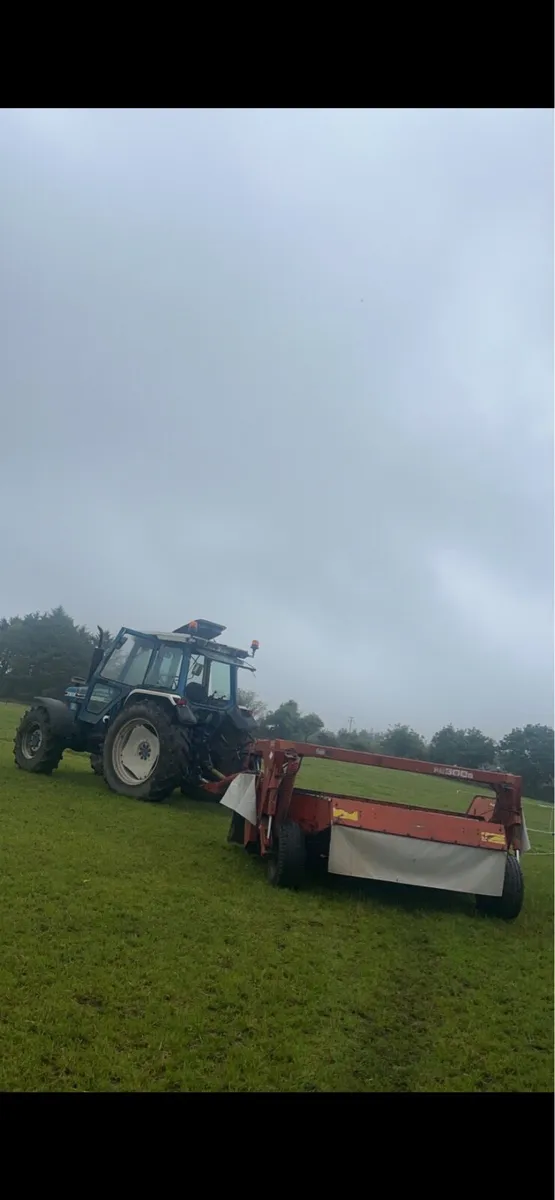 Kuhn 10ft trailed mower - Image 4